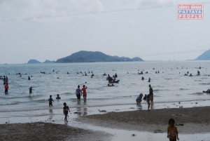 Местные власти решили облагородить пляж Донгтан