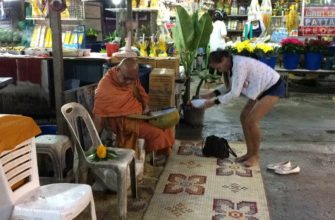 Споры и подозрения вокруг монахов в Паттайе