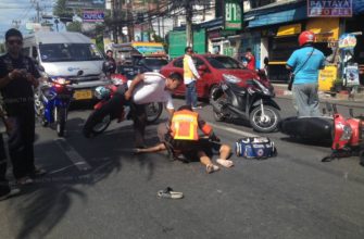 Водитель мотоцикла погиб при попытке обогнать автобус в Паттайе