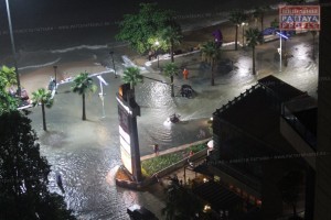 Тропический шторм Vamco обрушился на Паттайю