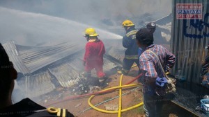 Пожар в лагере строителей в Паттайе