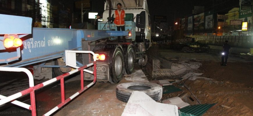 Грузовик протаранил тоннель на шоссе Сухкумвит в Паттайе
