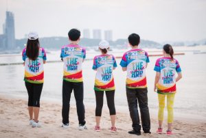Благотворительный марафон на пляже в Паттайе