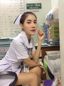 Слишком сексуальная медсестра в Таиланде потеряла работу
