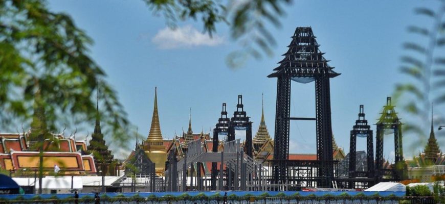 Туристов просят не приезжать в Бангкок в дни кремации Короля Таиланда