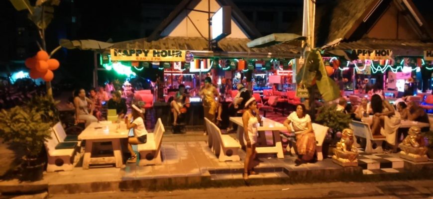 В Паттайе запретили открывать go-go бары
