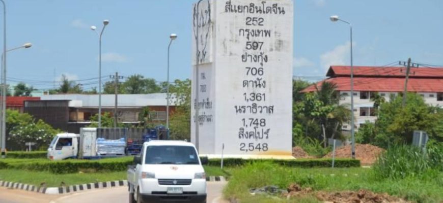 В Таиланде снесут гигантский дорожный знак