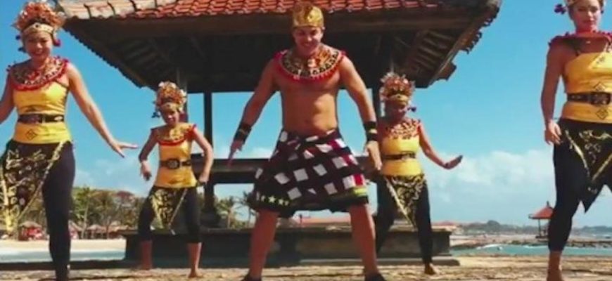 Шакира танцует зумбу на Бали