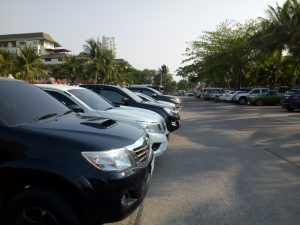 Свободная парковка на пляже Банг Сарэй