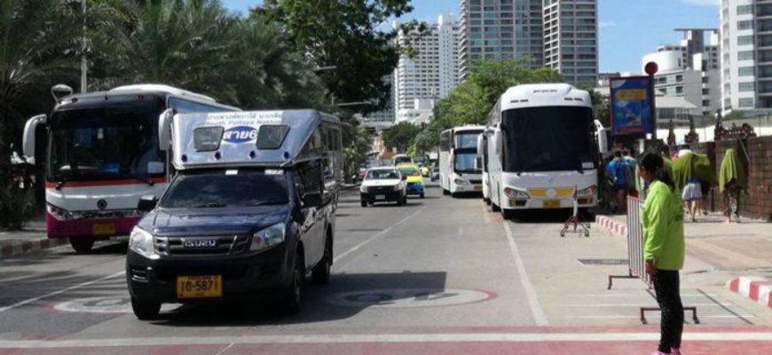 В Паттайе запретили парковку такси возле отелей