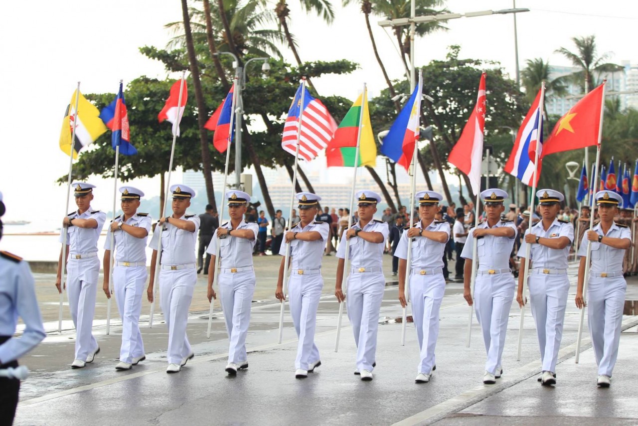 Прощание славянки тайланд. Парад ВМФ В Паттайе... ВМФ Тайланда. Парад в Паттайе русских моряков. Тайланд военный парад.