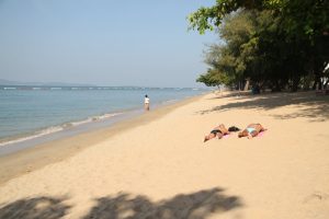 Курить на пляжах Таиланда запрещено