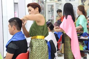 Чиновники Таиланда будут носить на работу национальную одежду