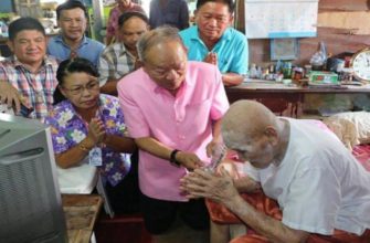 Дед, которому 100 лет, живет в Таиланде