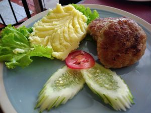 Где поесть русской еды в Лаосе - ресторан Привет во Вьентьяне