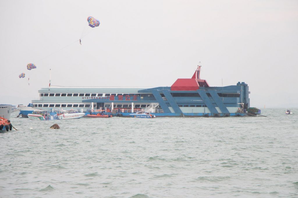 Трагедия на корабле-ресторане в Паттайе
