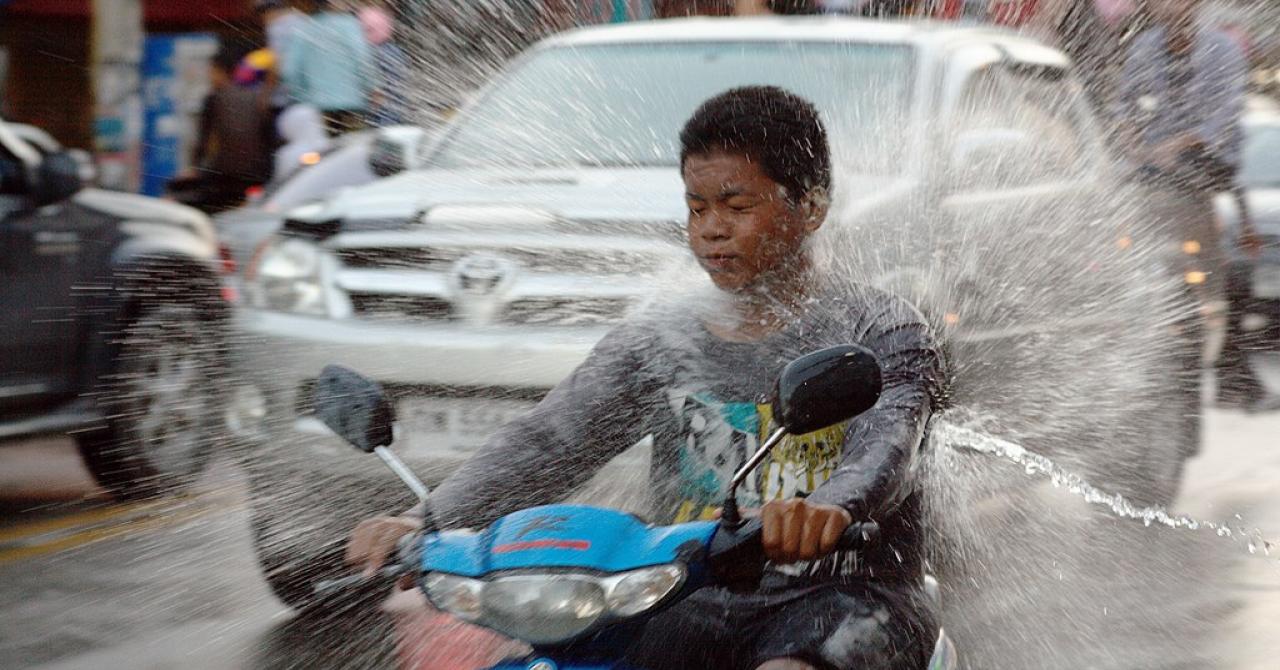 Таиланд предлагает страховку за 7 батов во время праздника Сонгкран