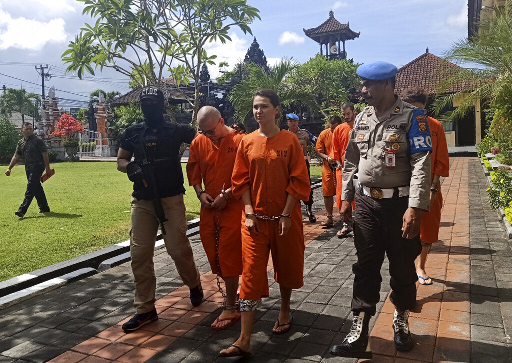 Россиян арестовали за продажу наркотиков в Индонезии