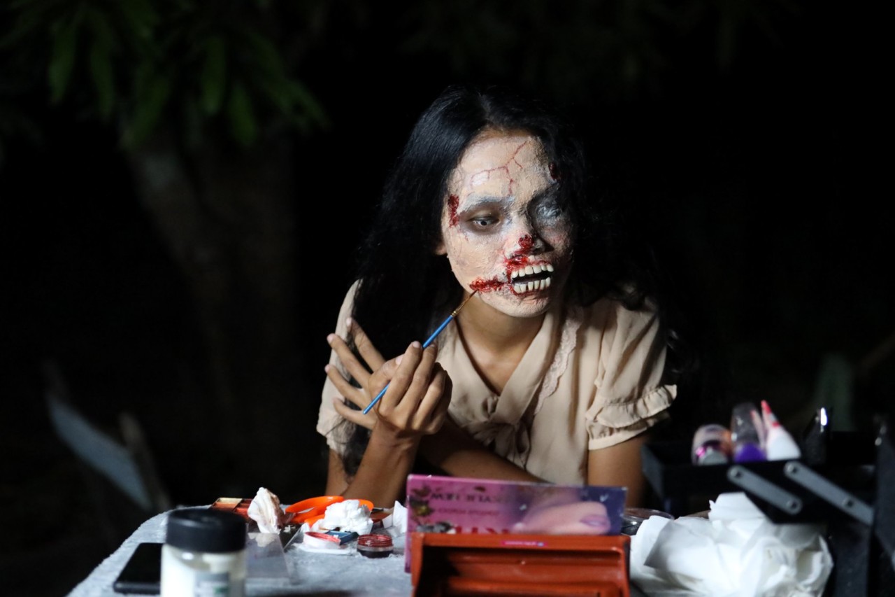 Одежду мертвецов продаёт онлайн женщина-зомби из Таиланда (видео)