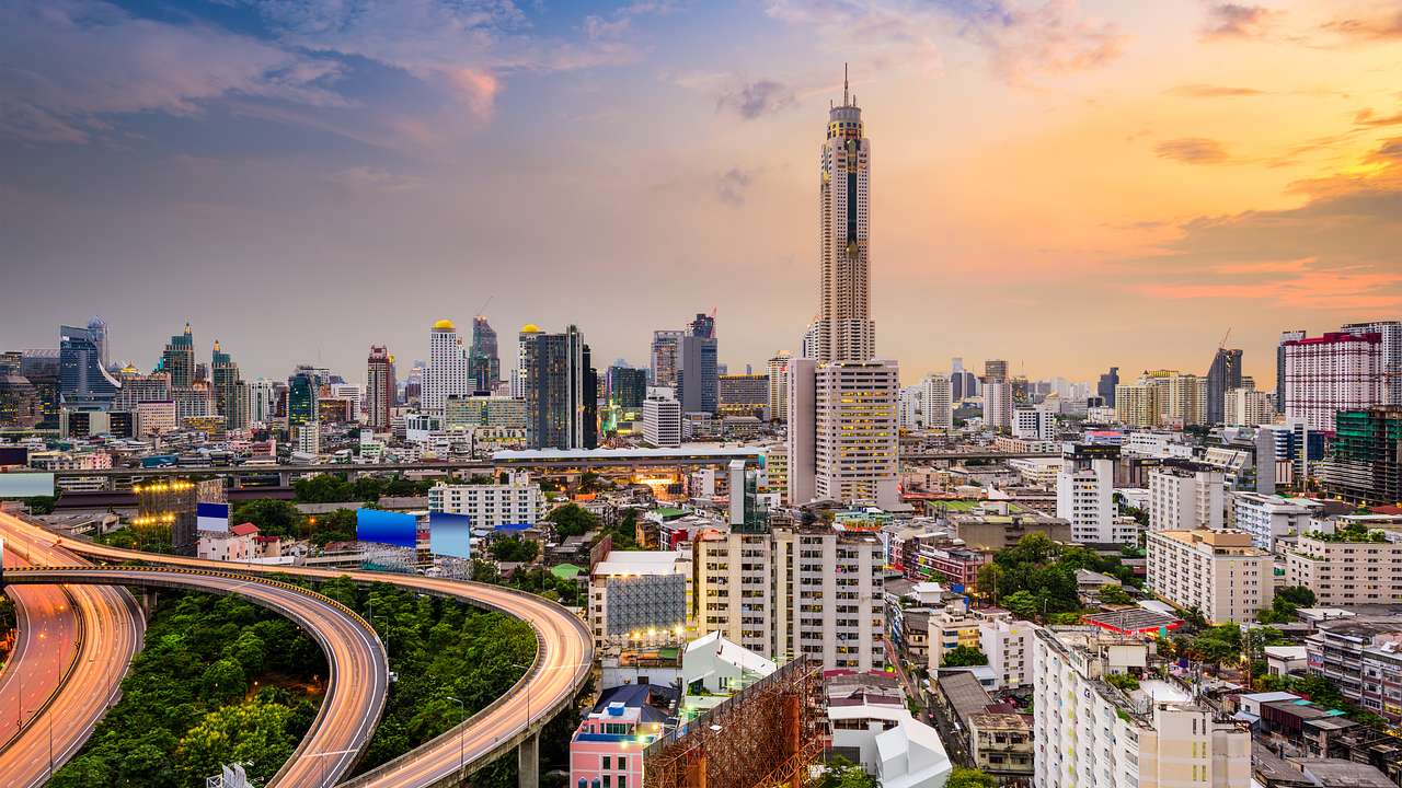 Бангкок официально переименуют в Крунг Тхеп Маха Накхон