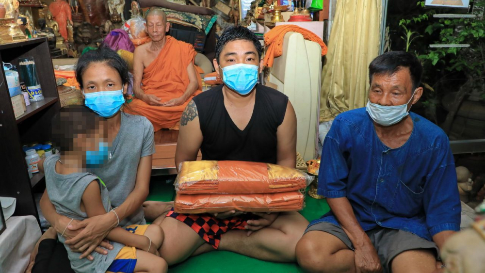 Призрак требует 20 тысяч батов в Таиланде за разрушенный домик духов