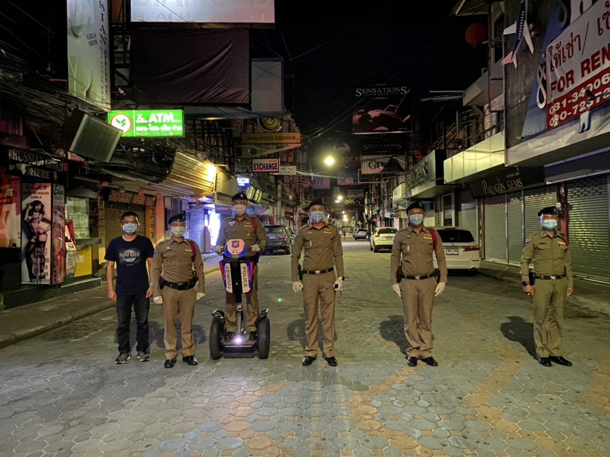 Туристическая полиция вернулась на Уокинг-стрит в Паттайе