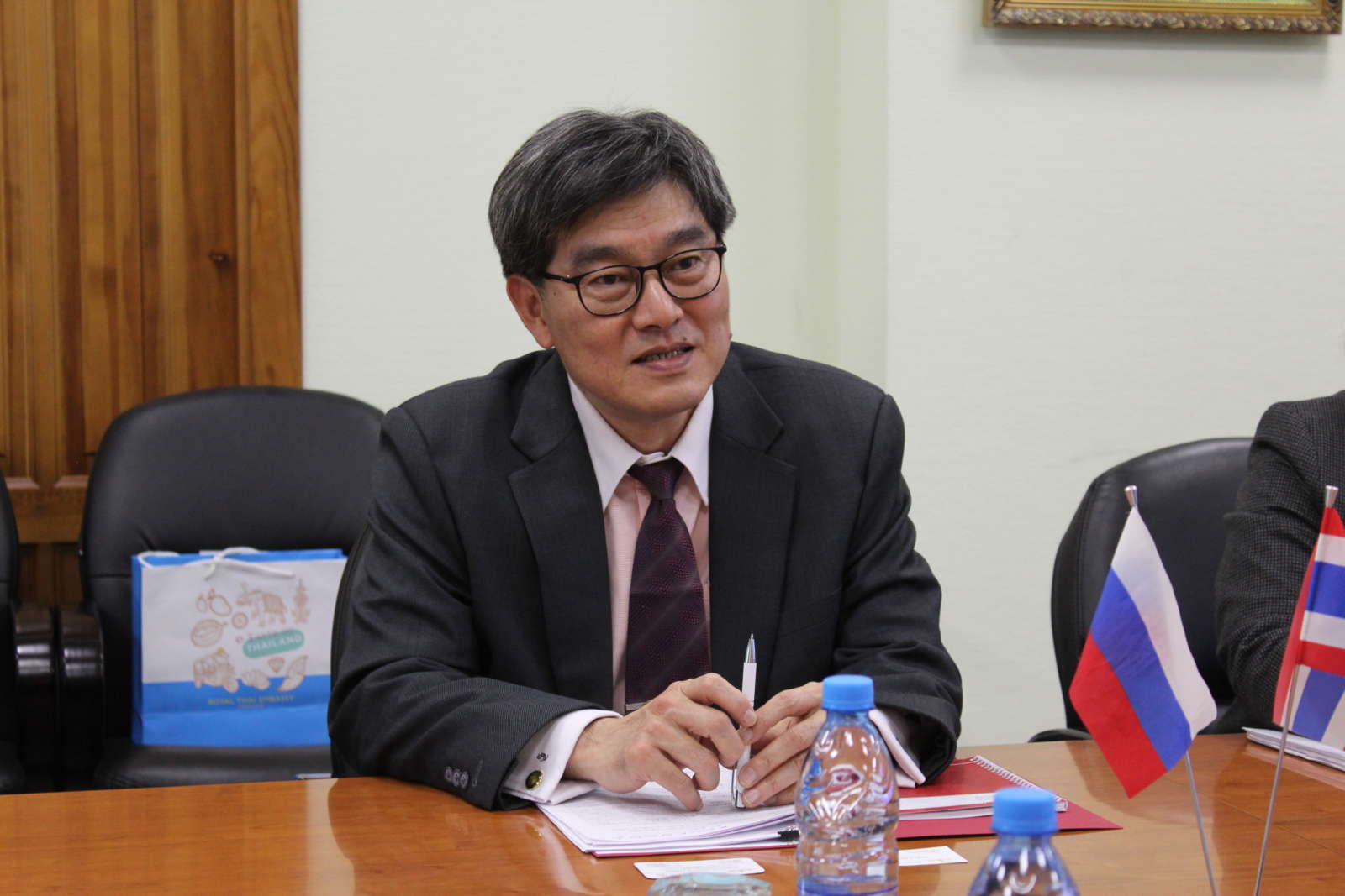 Академики из Сибири встретились с послом Таиланда в России