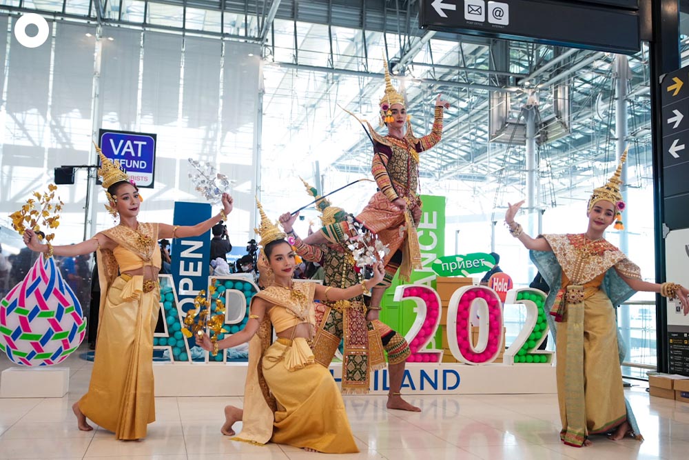 Аэропорт Суварнабхуми в Бангкоке встречает гостей (фото)