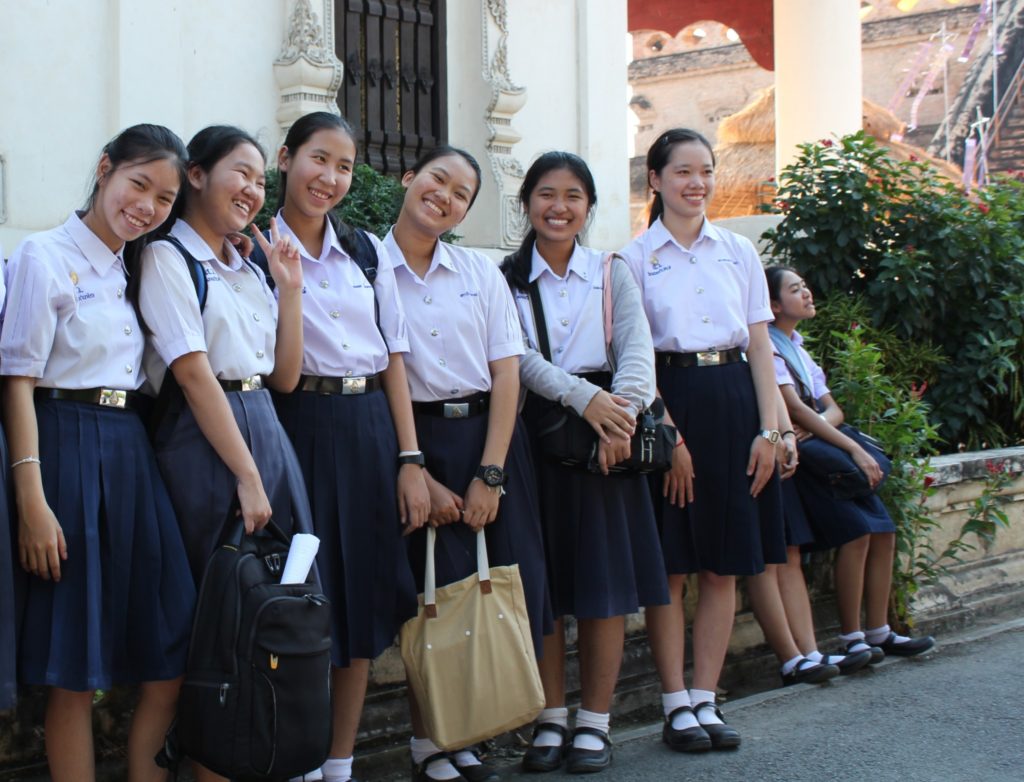 Тайская школьная форма не для туристов