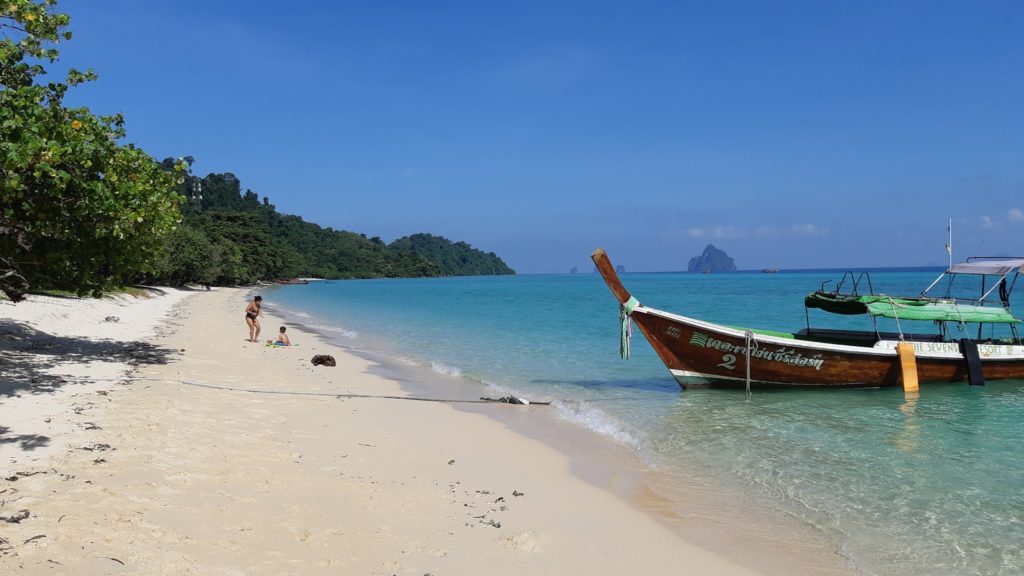 Жители острова с «лучшим» пляжем в мире защитят природу