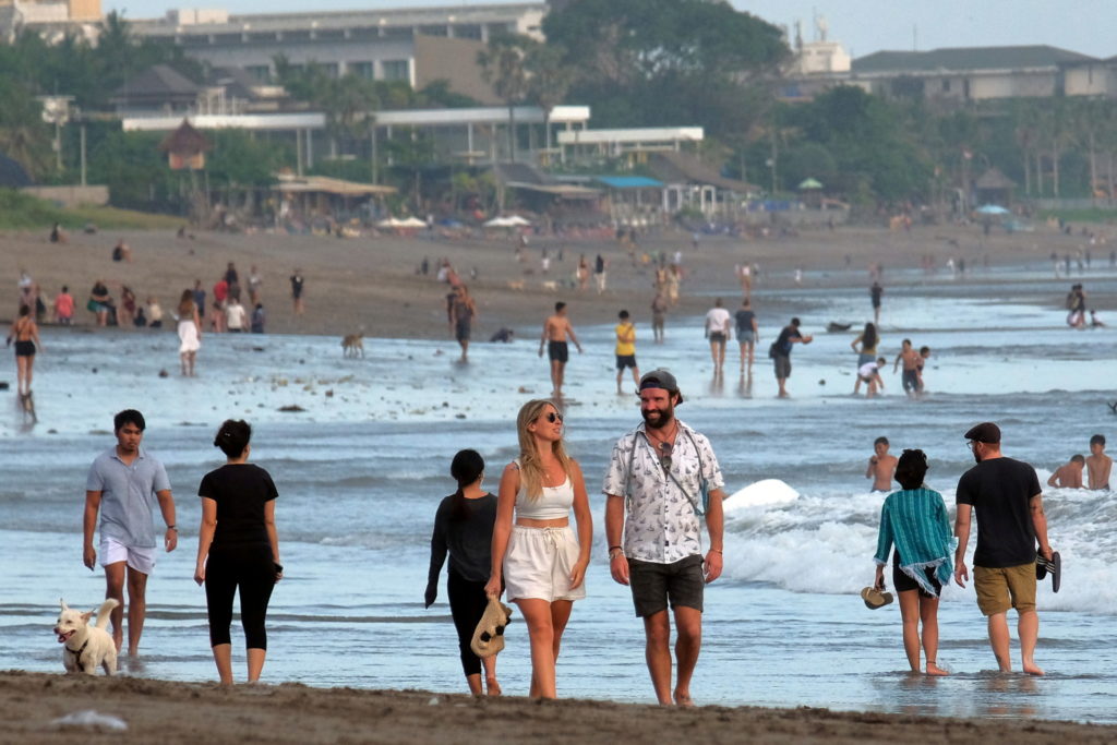 Бали ждёт качественных туристов: обеспеченных и здоровых