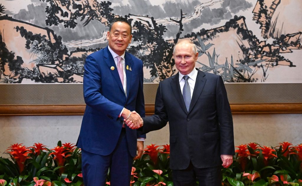 Таиланд меняет курс и укрепляет связи с Россией и Китаем