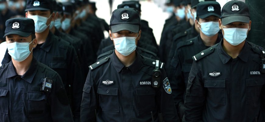 Власти Таиланда приняли решение разрешить китайским полицейским участвовать в патрулировании в нескольких туристических городах королевства