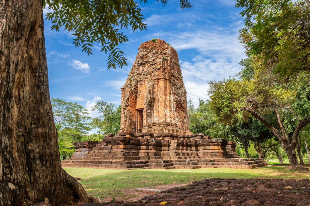 Пхра Пранг в историческом парке Си Тхеп, провинция Пхетчабун