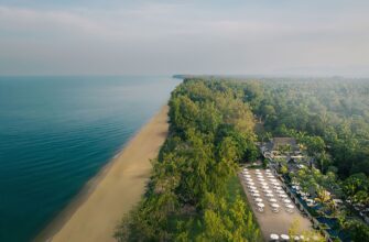 Аэрофотосъемка на пляже в Anantara Mai Khao Phuket Villas