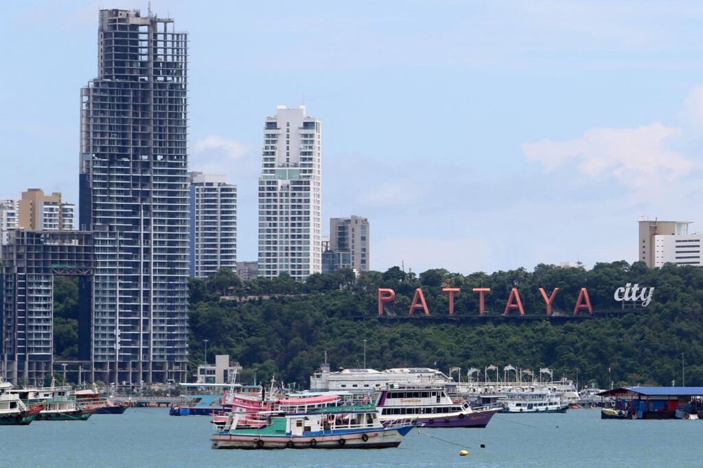 Вид на Паттайю со стороны Сиамского залива. По словам Танета, город по-прежнему имеет большой потенциал для роста благодаря своим разнообразным достопримечательностям (Вичан Чароенкиатпакул)